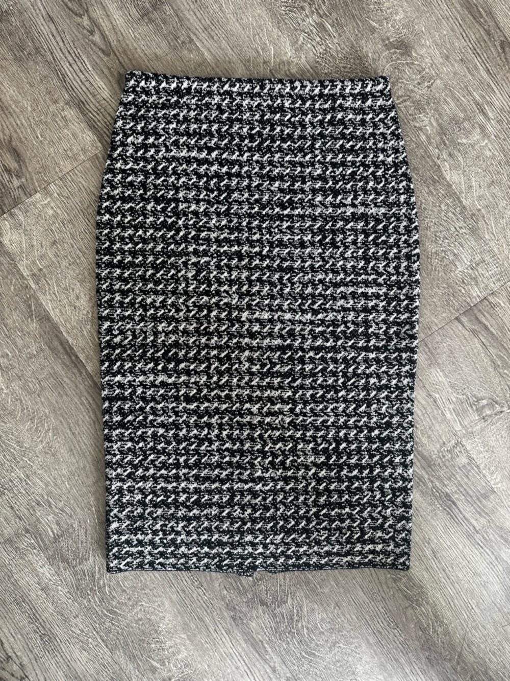 Theory Black and White Houndstooth Pencil Skirt